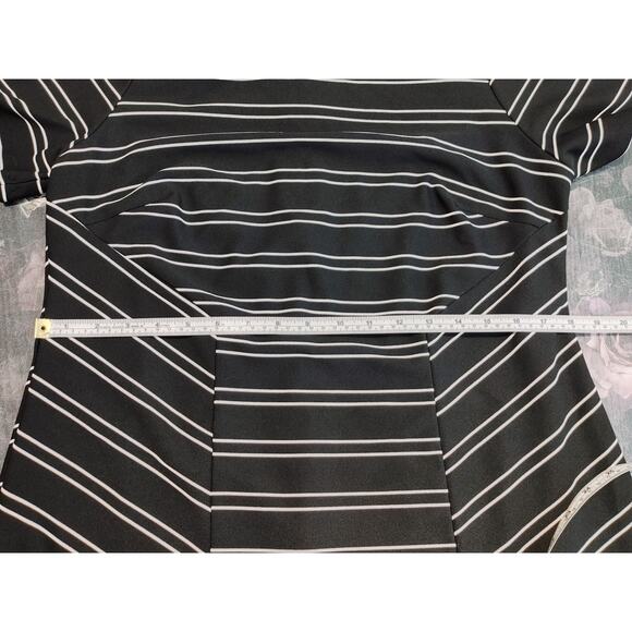 Hutch Stripe Eleanor Dress Crewneck Short Sleeve Black White Womens Plus Size 1X - Picture 9 of 11